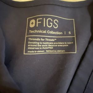 Figs top size small - navy